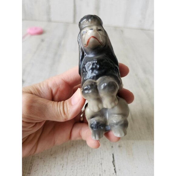 Porcelain vintage poodle figurine statue Japan puppy dog begging - Picture 8 of 9